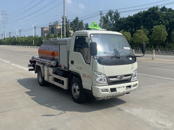 國(guó)六福田2方藍(lán)牌加油車